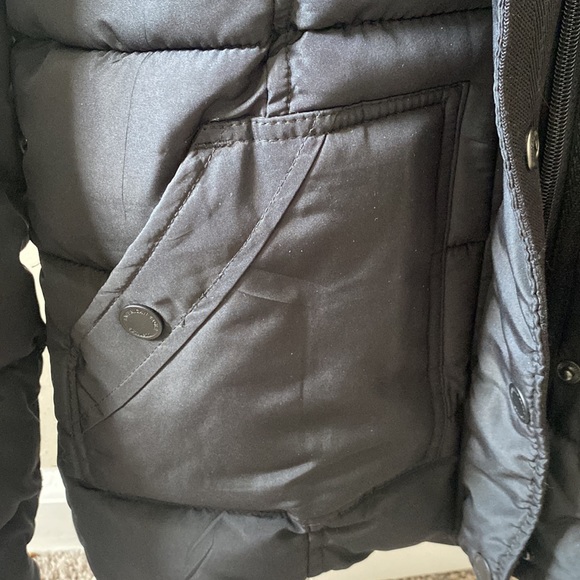 Women’s American Eagle Puffer Jacket - Picture 5 of 6